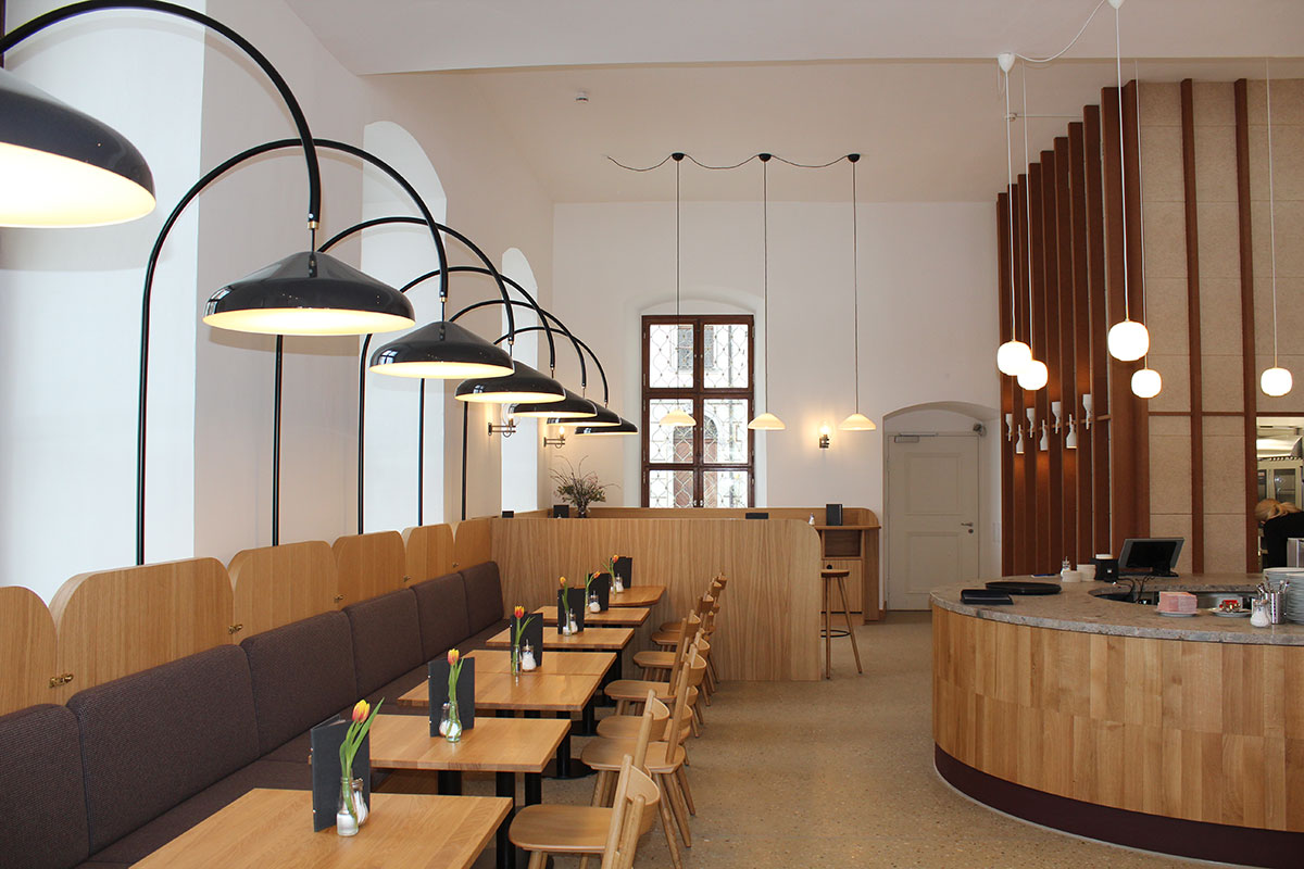 Klostercafé Sitzbereich und Theke Klostercafé Sitzbereich und Theke